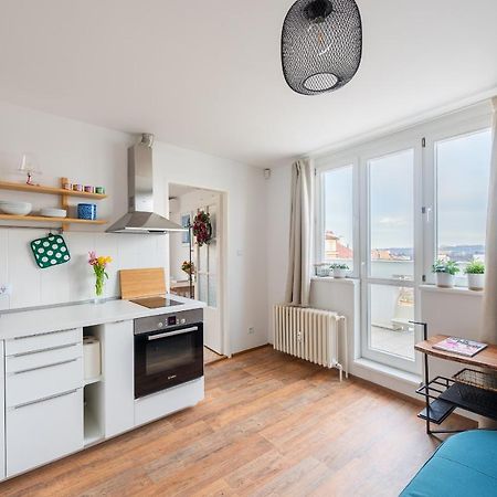 Bright Charming Apt With Terrace, Parking & Airco. プラハ エクステリア 写真