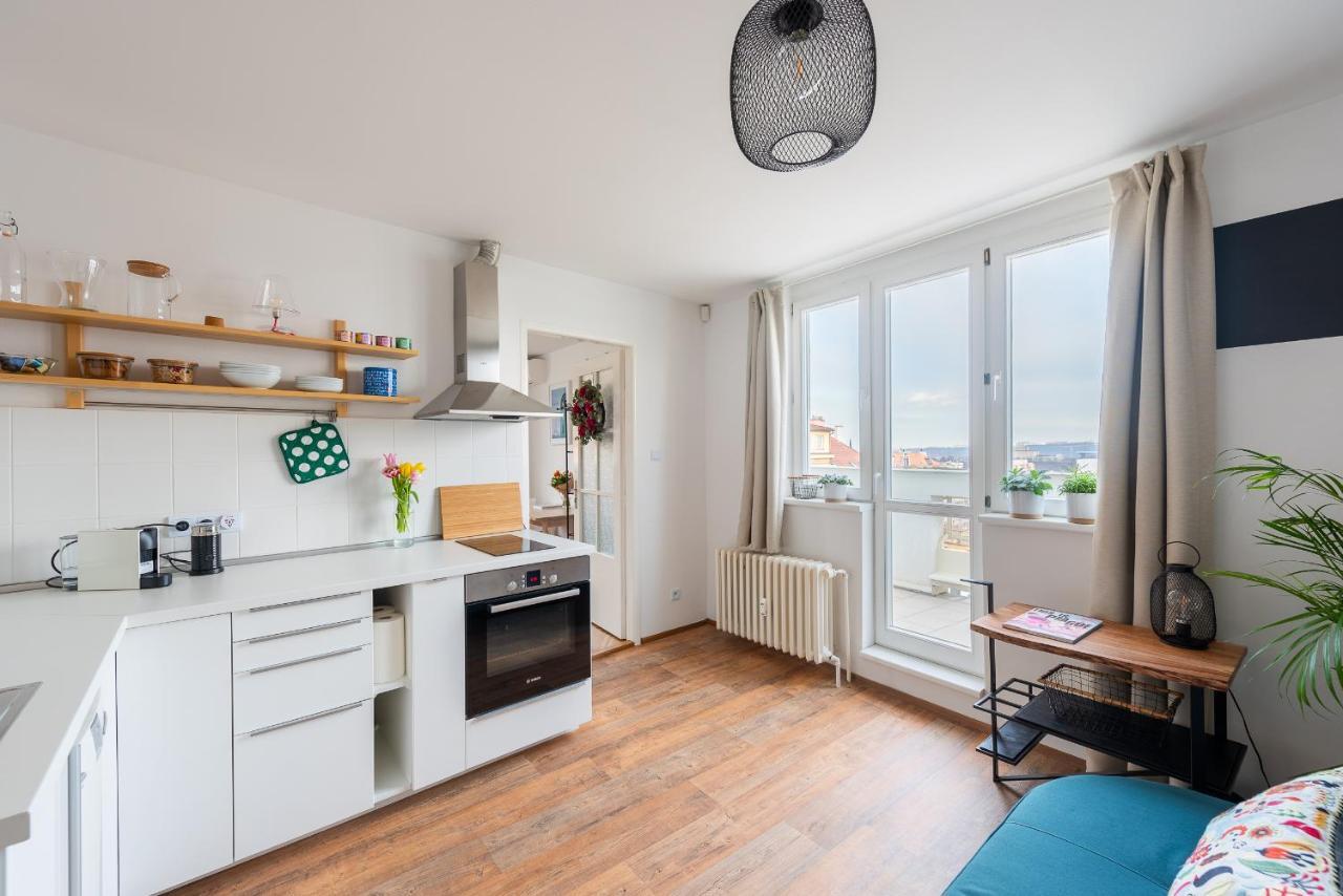 Bright Charming Apt With Terrace, Parking & Airco. プラハ エクステリア 写真
