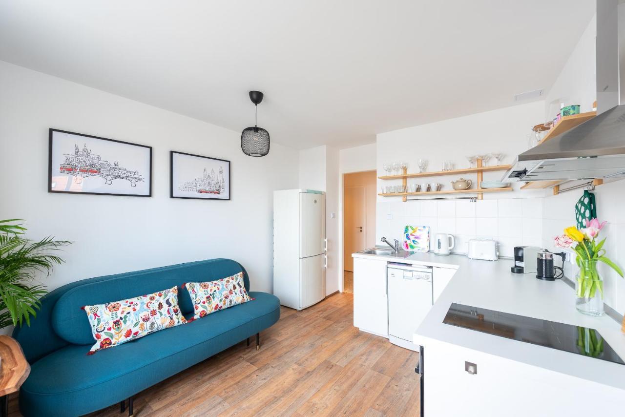 Bright Charming Apt With Terrace, Parking & Airco. プラハ エクステリア 写真