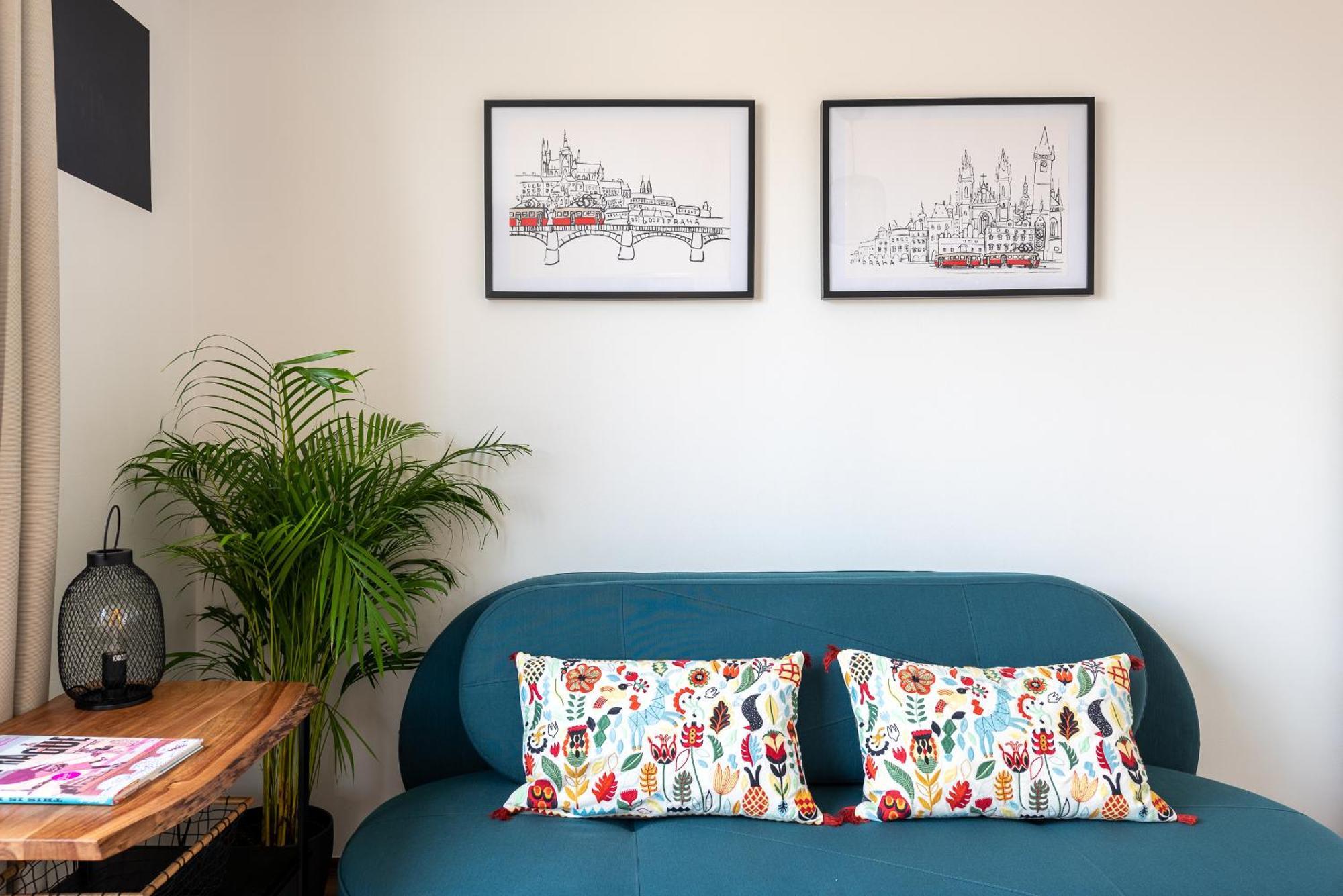 Bright Charming Apt With Terrace, Parking & Airco. プラハ エクステリア 写真