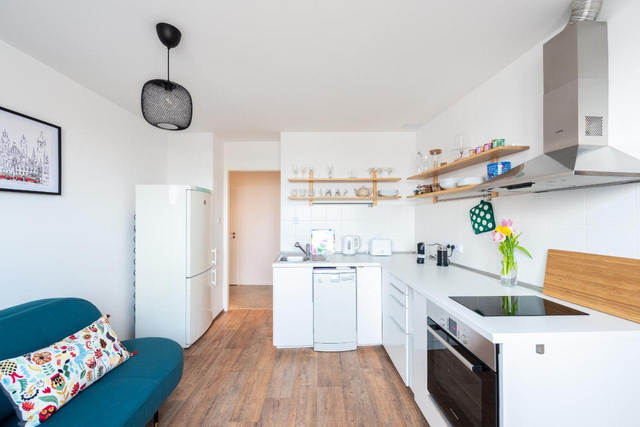 Bright Charming Apt With Terrace, Parking & Airco. プラハ エクステリア 写真