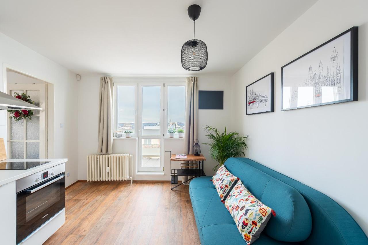 Bright Charming Apt With Terrace, Parking & Airco. プラハ エクステリア 写真
