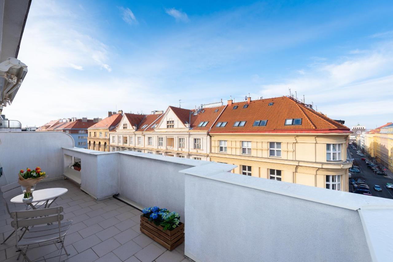 Bright Charming Apt With Terrace, Parking & Airco. プラハ エクステリア 写真